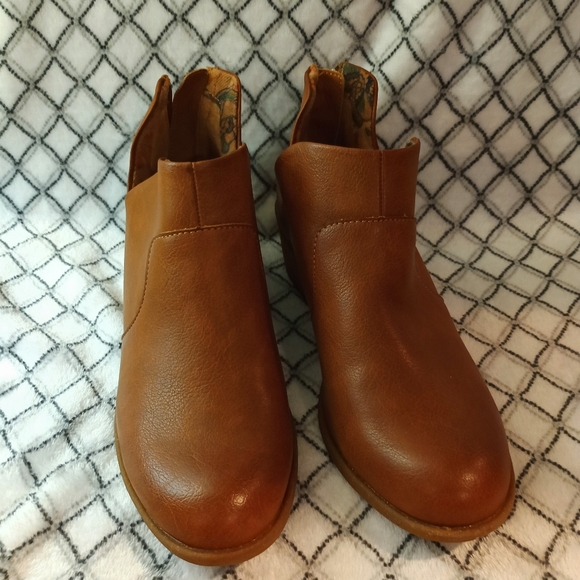 New!! B.o.c. camel bootie size 6.5 - Picture 3 of 10